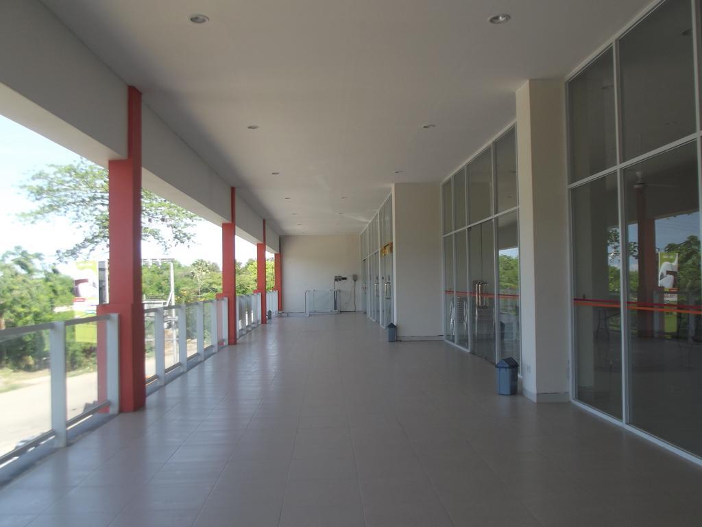 L Bajo Hotel Labuan Bajo Εξωτερικό φωτογραφία